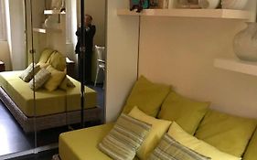 Chambre 1 Personne Avec Terrasse Centre Ville Marseille 3 Nuits Min , Femme Uniquement