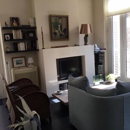 Chambre 1 Personne Avec Terrasse Centre Ville Marseille 3 Nuits Min , Femme Uniquement Exterior foto