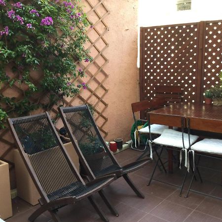 Chambre 1 Personne Avec Terrasse Centre Ville Marseille 3 Nuits Min , Femme Uniquement Exterior foto